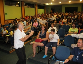 Famílias participaram de palestra da Mind Lab