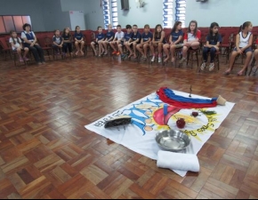 O COLÉGIO LA SALLE PEPERI CELEBRA A PÁSCOA. POIS, CELEBRAR A PÁSCOA É MUDAR DE VIDA