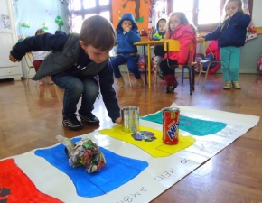 Aprendendo a separar o lixo na Creche 3