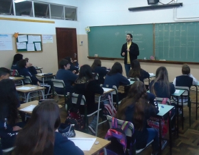 Alunos participam de oficinas de hábitos de estudo