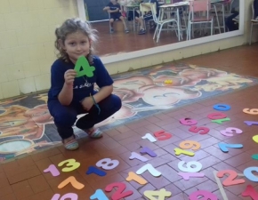 AMARELINHA! DIVERSÃO E APRENDIZAGEM