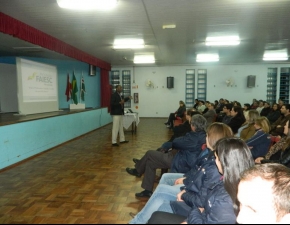 FAMÍLIA E ESCOLA NA ARTE DE EDUCAR - Palestrante Alain