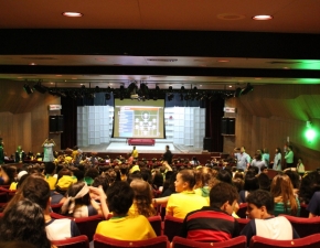 Jogo do Brasil no Teatro 