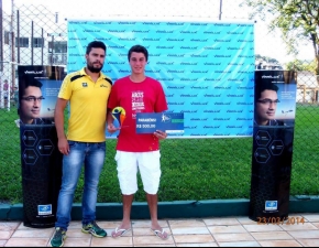 Estudantes participam de Campeonato de Tênis.