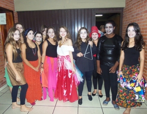 Grupo Teatral 3 máscaras apresentou a peça Corcunda de Notre Dame