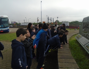 Alunos do 5º ano EF visitam pontos turísticos de Porto Alegre