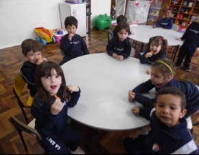 Turma 003 amplia vocabulário sobre os vegetais em inglês