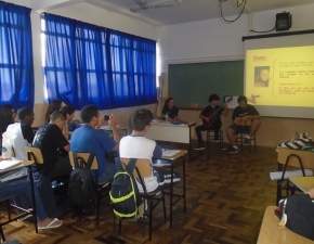 Turma 231 aborda conteúdo de física através da música