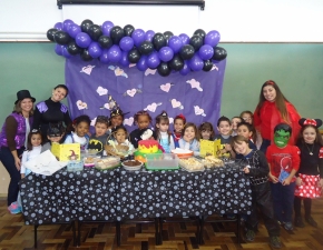 Pré 2 organiza a festa da bruxa Kika