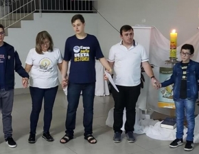 GRUPO DE JOVENS