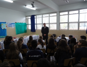 Festa da caneta marca transição do Ensino Fundamental