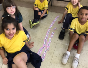 Montando música brincando: alunos do 1º ano E.F.B