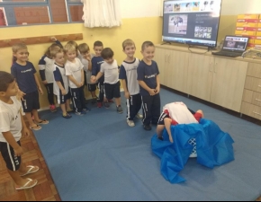 BRINCANDO ME CONHEÇO E DESCUBRO MEU MUNDO!