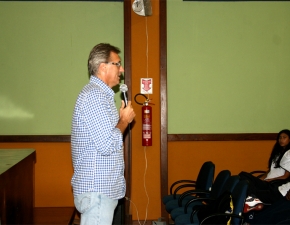 Paulão visita o colégio